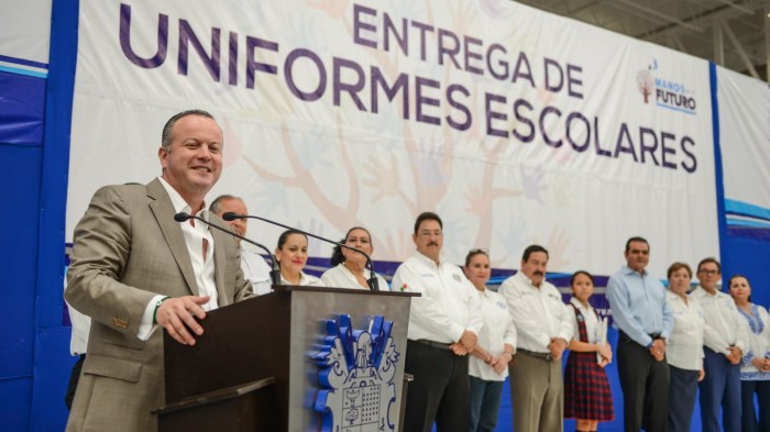 ENTREGA DE UNIFORMES (1)