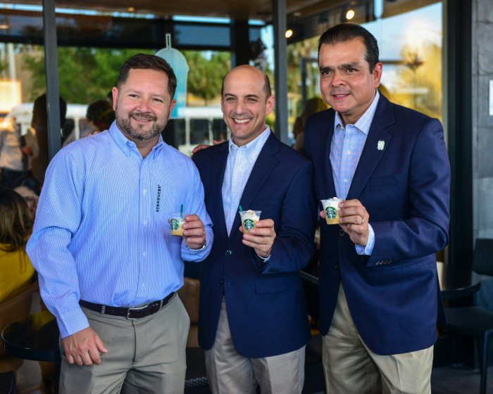 -ERC- INAUGURACIÓN DE STARBUCKS (3).JPG