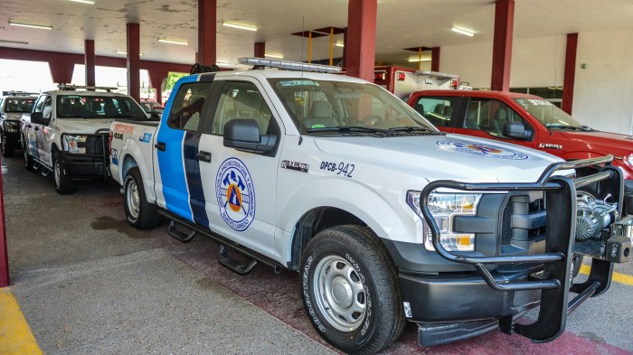 -EQUIPAN CON CAMIONETAS Y UNA AMBULANCIA A PROTECCIÓN CIVIL (FOTO NOTA) (2) (Copiar).jpg