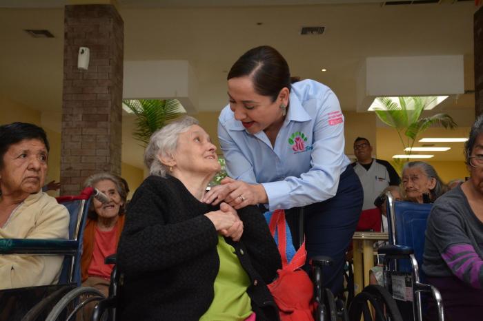 BUSCA EL SISTEMA DIF A  ABUELOS EN ABANDONO  (1).jpg