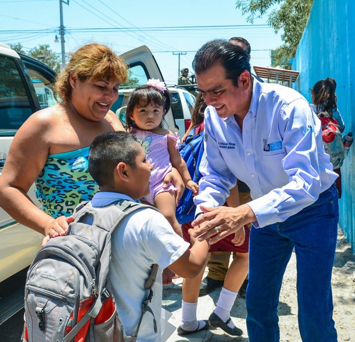 VISITA A LA ESCUELA CIEN